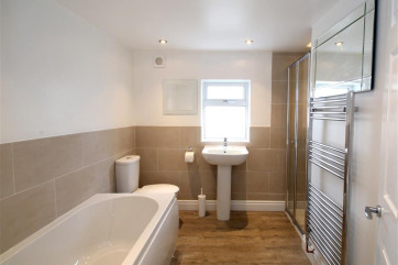 Seacliffs-ground-floor-bathroom