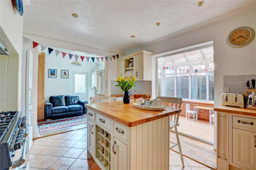 Lovely spacious kitchen, well equipped with all that is needed for your self catering break