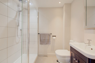 Bedroom 1 En-Suite with shower cubicle, washbasin & wc