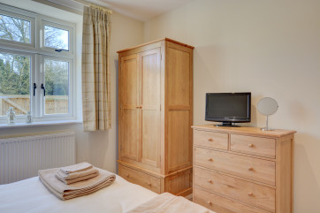 Bedroom 2 - furniture and small TV