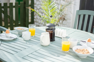 Larkrise courtyard table