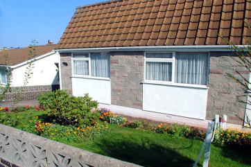 Primley Park Paignton - Front Garden Area