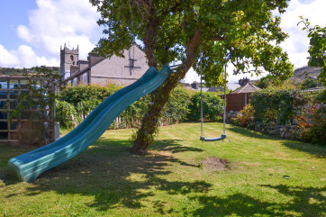 Safe enclosed back garden