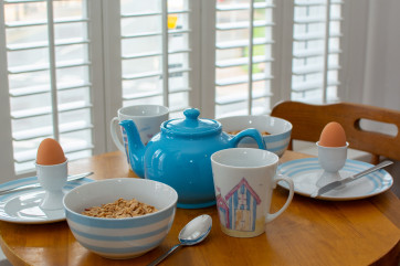 Flat 6 - Breakfast Table