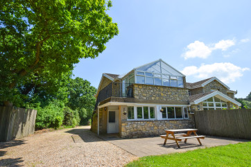 Uwch-y-llyn is the 1st floor apartment