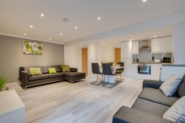 Apartment on Fitzhamon Embankment in Cardiff - Lounge area 