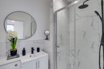 En-suite shower room