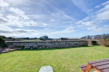 WAG263 view from the garden