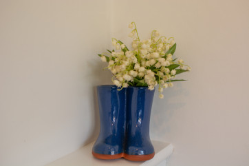 Laburnum House - Feature vase