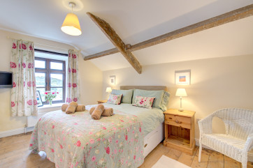 Pretty floral double bedroom which also has an ensuite