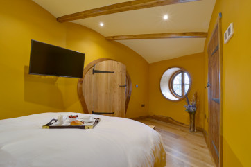 SX938 - Bedroom 2 - View 3