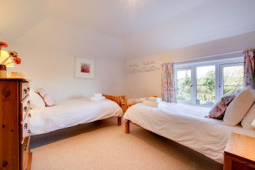 The twin bedroom is bright and spacious 