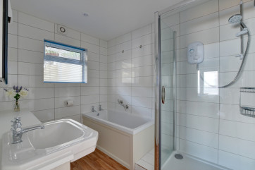 Master bedroom's ensuite with bath and shower