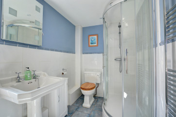 Shower room, w.c, washbasin