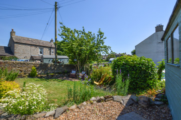 The sunny cottage garden