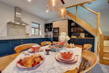 Kitchen View 2 - Barn