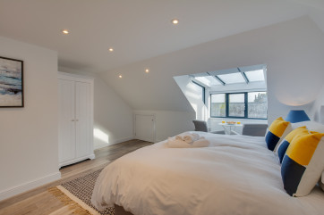 Double Bedroom 1 - View 4