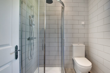En-suite shower room