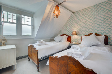 Third floor twin bedroom