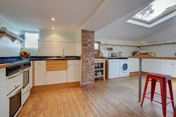 Very spacious and well equipped kitchen