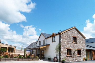 5 star luxury Lodge with swim spa - Brecon Beacons Holiday