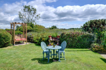 WAG303 - Garden View 2