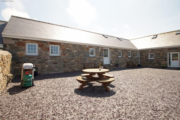 Large Holiday Accommodation Llyn Peninsula
