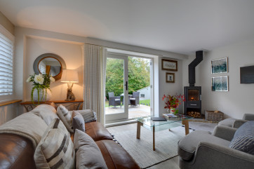 CB652 - Sitting Area