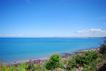 Breath-taking views are a real highlight of this charming cottage by the sea