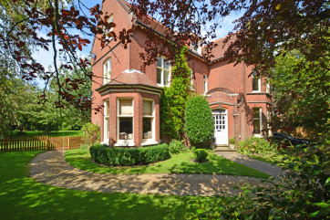 Exterior image of this beautiful Victorian house