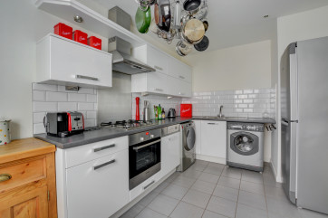 Well equipped kitchen