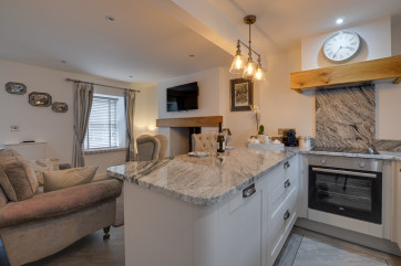 Stylish Conwy cottage for 2