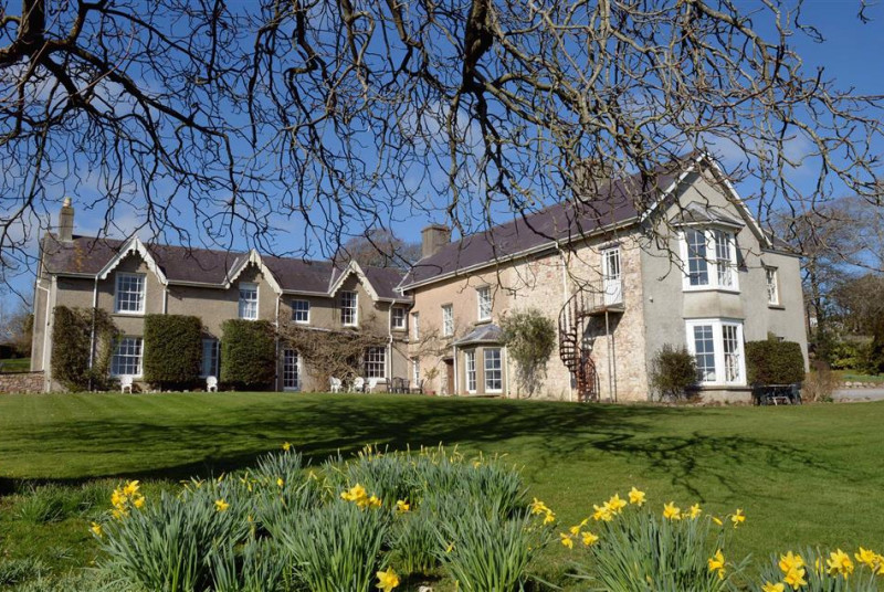 Penmaen Manor House is set in a perfect position overlooking Three Cliffs Bay.