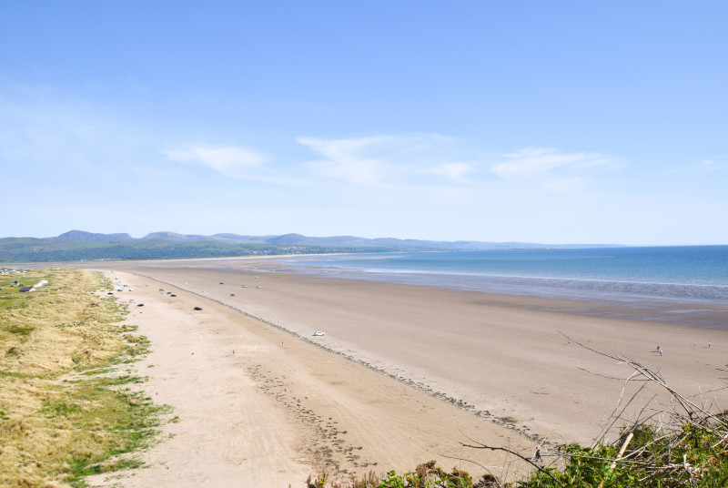 Morfa Bychan beach just a short walk from the property