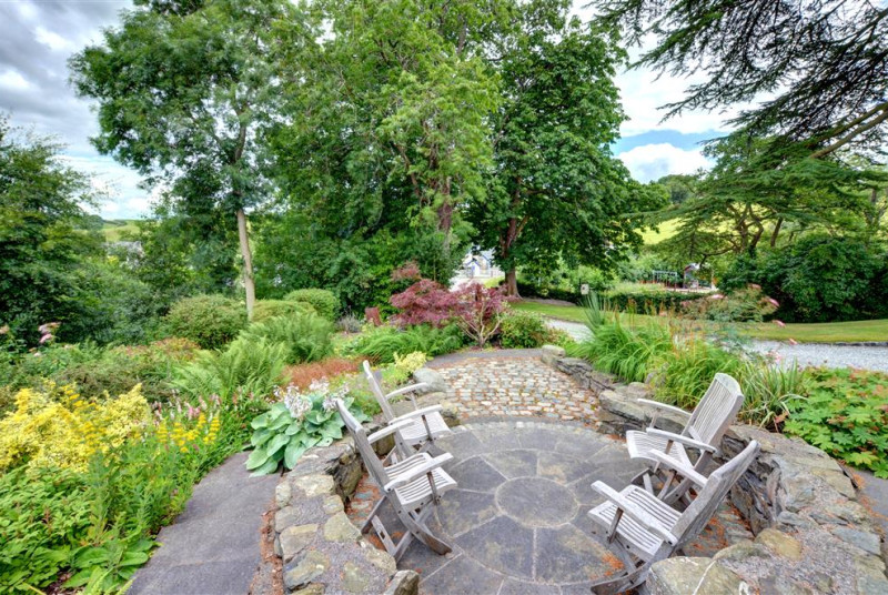 WAF249 - Shared Garden