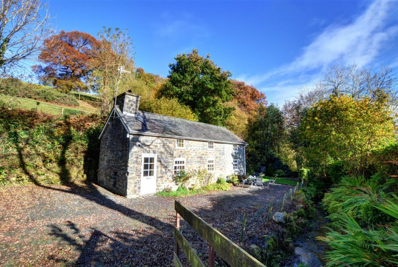 WAB184 - Exterior - View 3