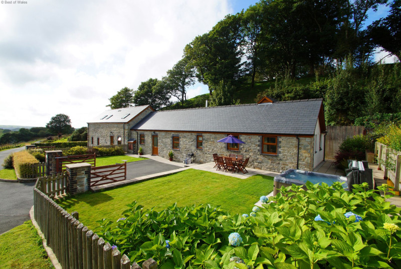 Private lane leading to 2 luxury self-catering cottages near Aberystwyth