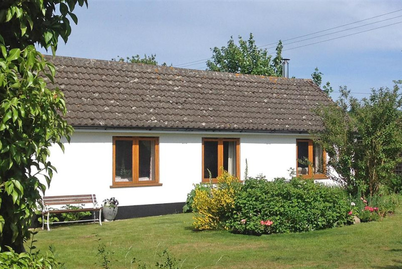 Crofter's is a bright and airy bungalow in the heart of Blaxhall situated down a quiet country lane.
