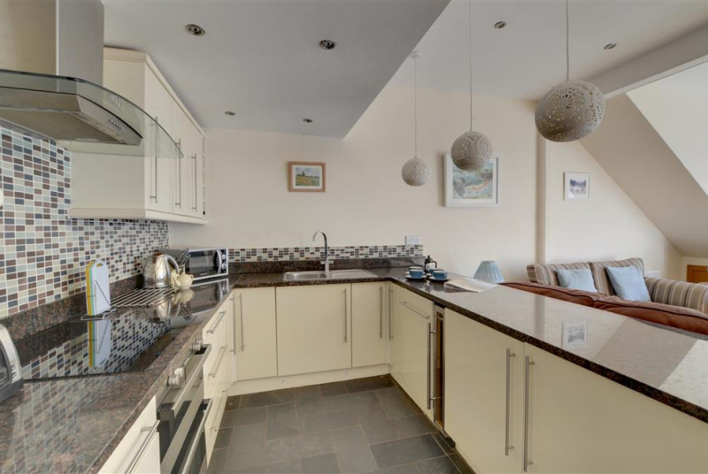 Attractive, modern and well equipped kitchen 