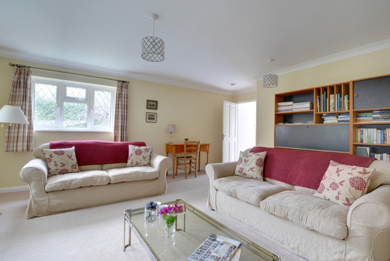 CB584 - Sitting Room