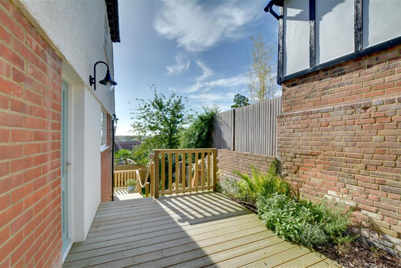 EK751 - Steps to Terrace