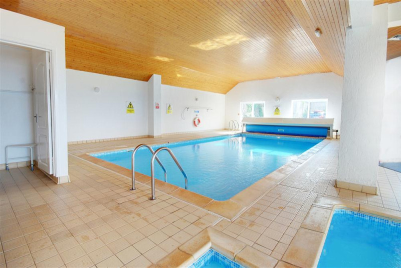 The apartment benefits from a large heated pool and childrens pool.