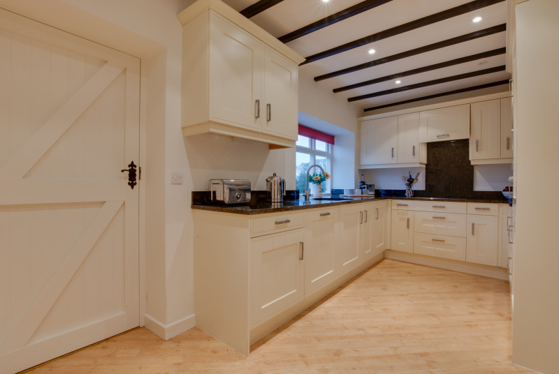 Well equipped kitchen 