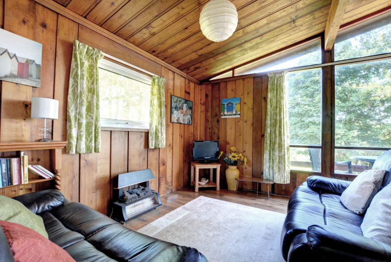 WAV604 - Living Room 2