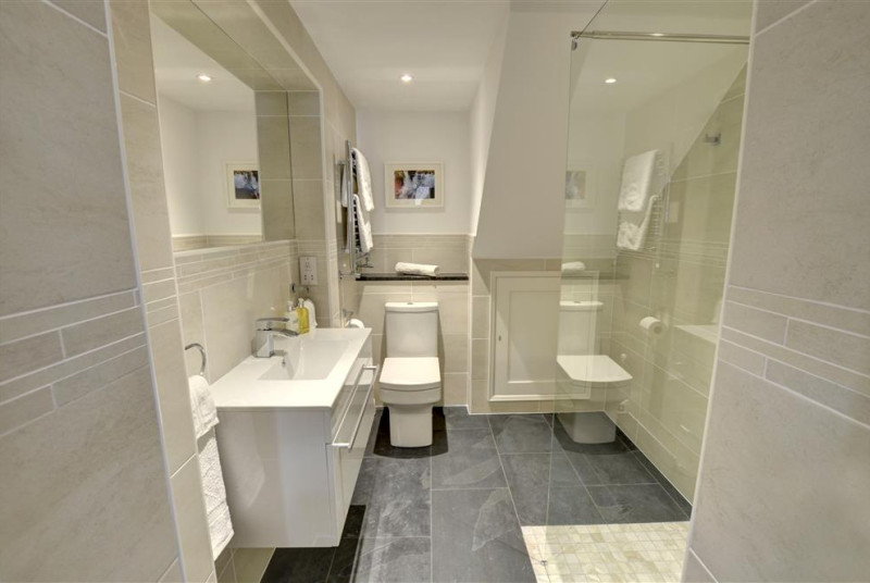 WAF249 - Shower Room