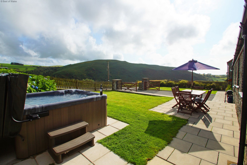 5 star Aberystwyth self catering cottage Mid Wales Coast