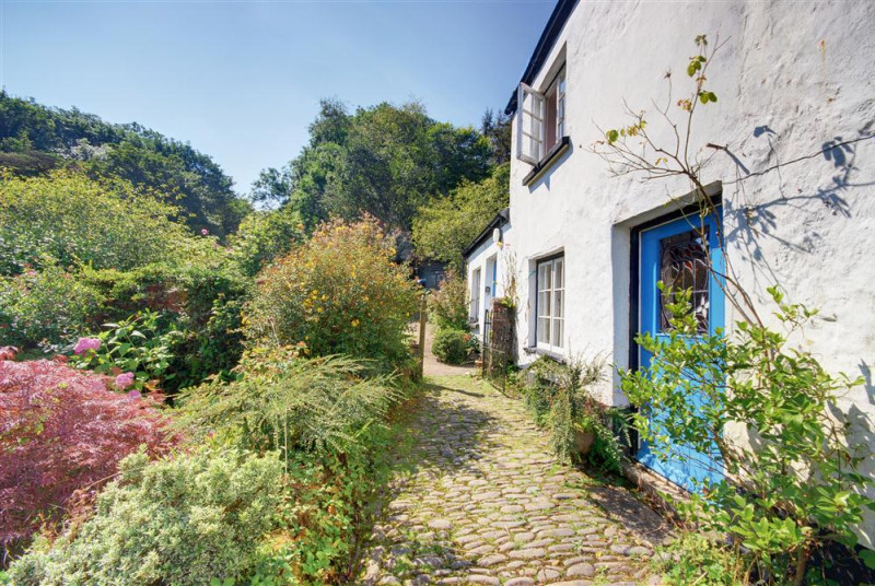 In an unforgettable and unique location Peppercombe Holt is just perfect for a truly get away from it all holiday