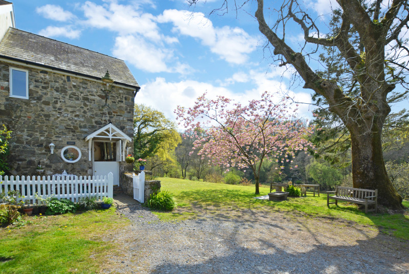 Stable Cottage in Spring