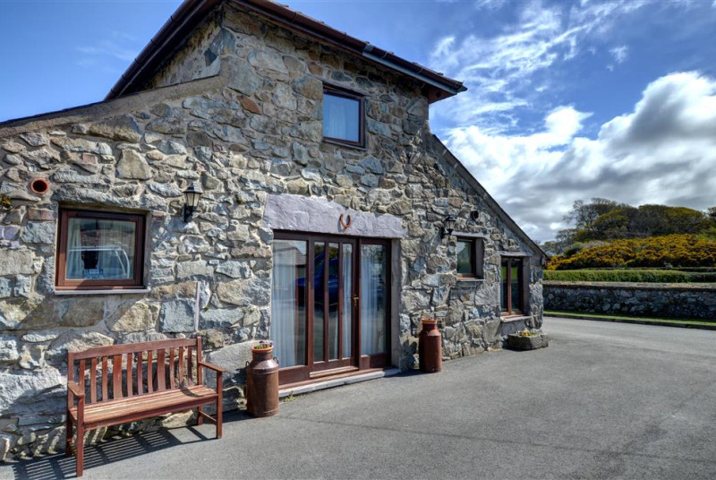 WAG263 - Exterior View 2