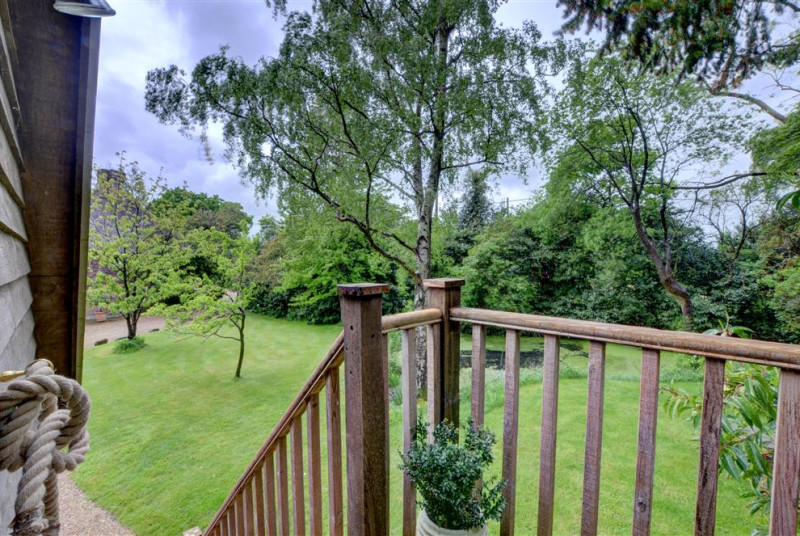 CB632 - Exterior - View 2